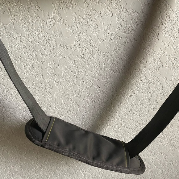 Athleta Cargo Gym Yoga Laptop Weekend Tote Large Multiple Compartment Bag - Picture 9 of 16